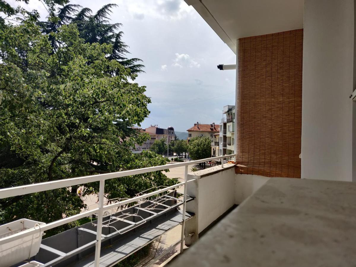 White Apartment Kazanlŭk 외부 사진
