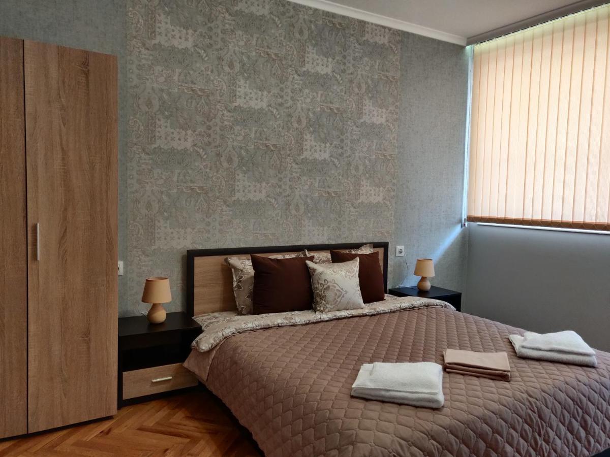 White Apartment Kazanlŭk 외부 사진
